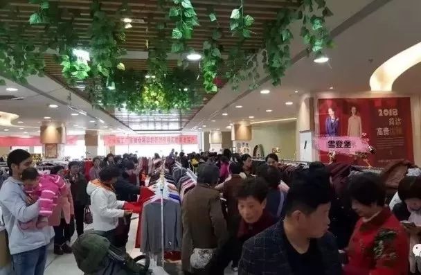 100%纯羊绒围巾清仓直播同城发货,厂家清仓直销獭兔毛围巾