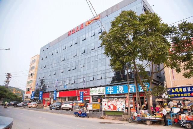 品牌羽绒服工厂99清仓,番禺南村羽绒服厂家清仓