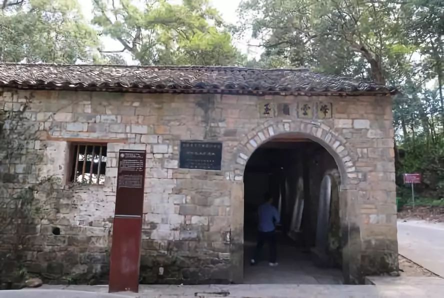 我国哪些产业存在产能过剩问题,中国有哪些产业产能过剩