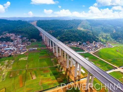 阿庐大地颂新篇——石泸高速公路通车纪实