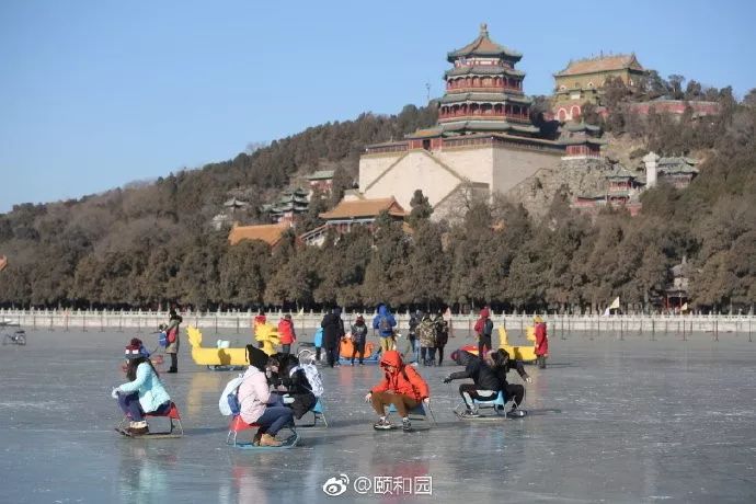 冰雪乐园北京雪圈畅玩,昌平绿洲水乡冰雪乐园