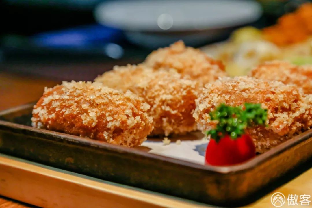 一周了，我还在想着他家的牛排芋酥杏片面包……