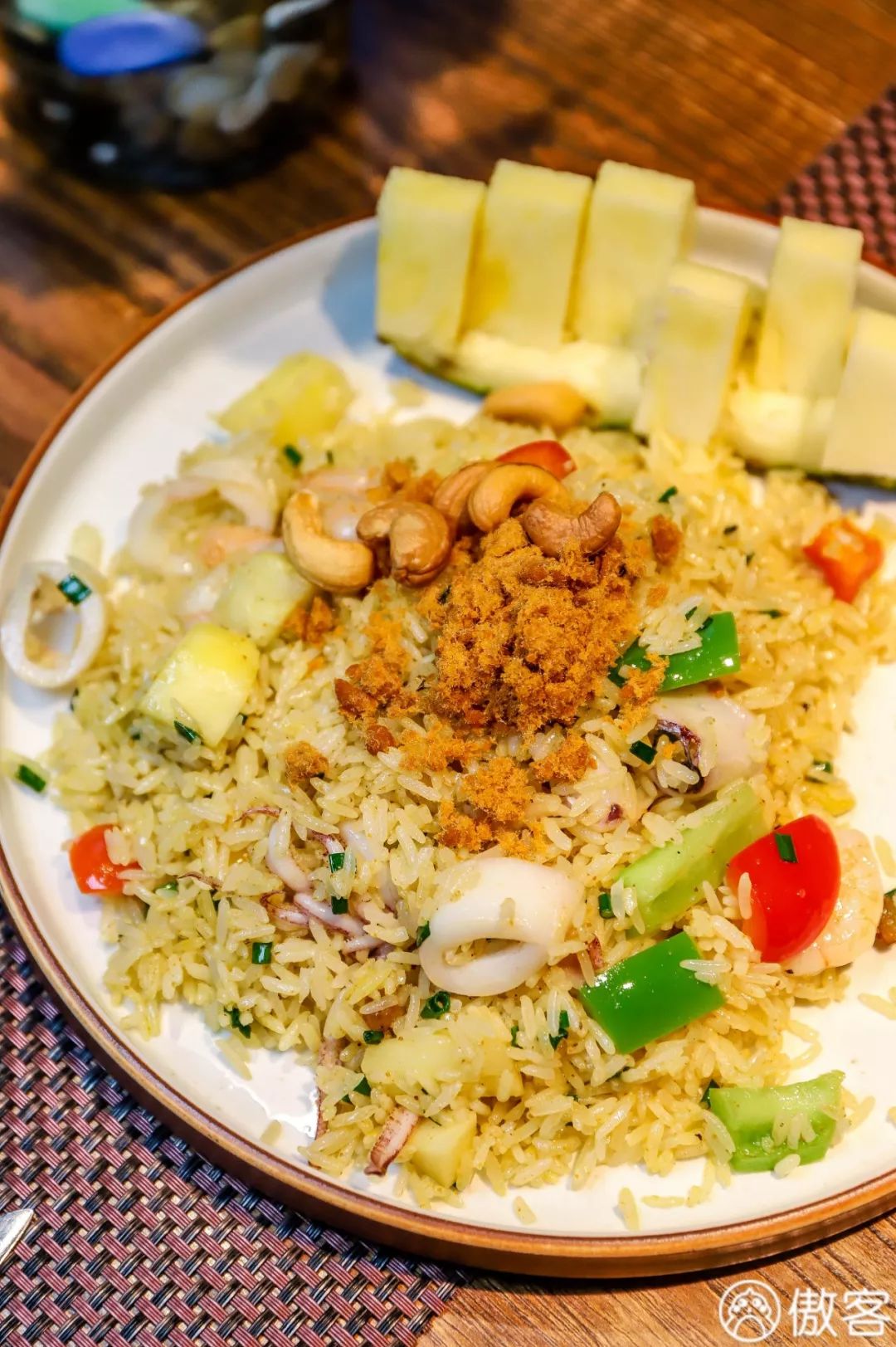 一周了，我还在想着他家的牛排芋酥杏片面包……