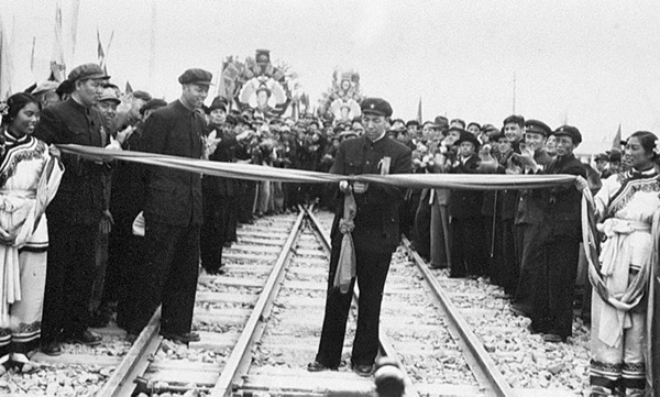 京张铁路百年变迁见证视频,百年党史纪录片京张铁路