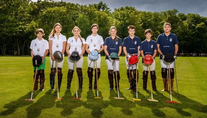 赵文卓子女学费,赵文卓女儿上最贵的学校