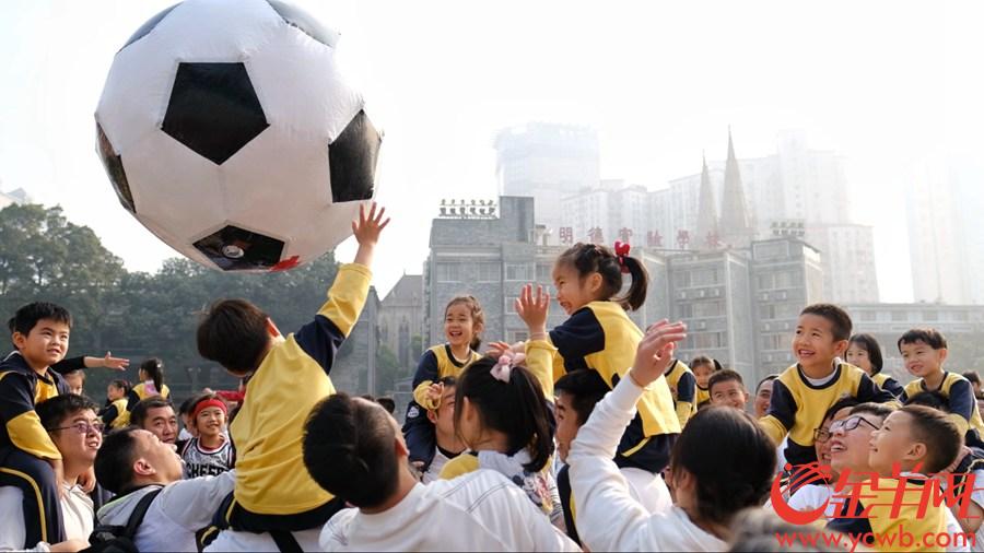 足球嘉年华直播,足球亲子嘉年华活动照片