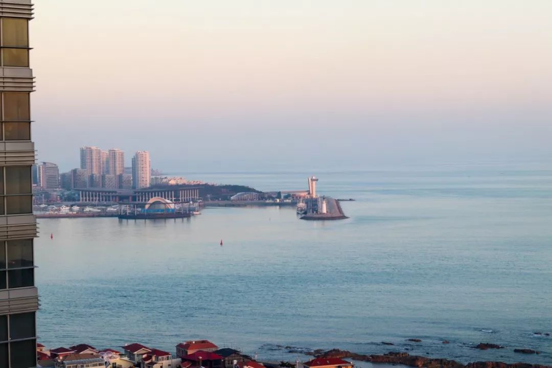 青岛无边泳池温泉度假,一线海景可以泡温泉