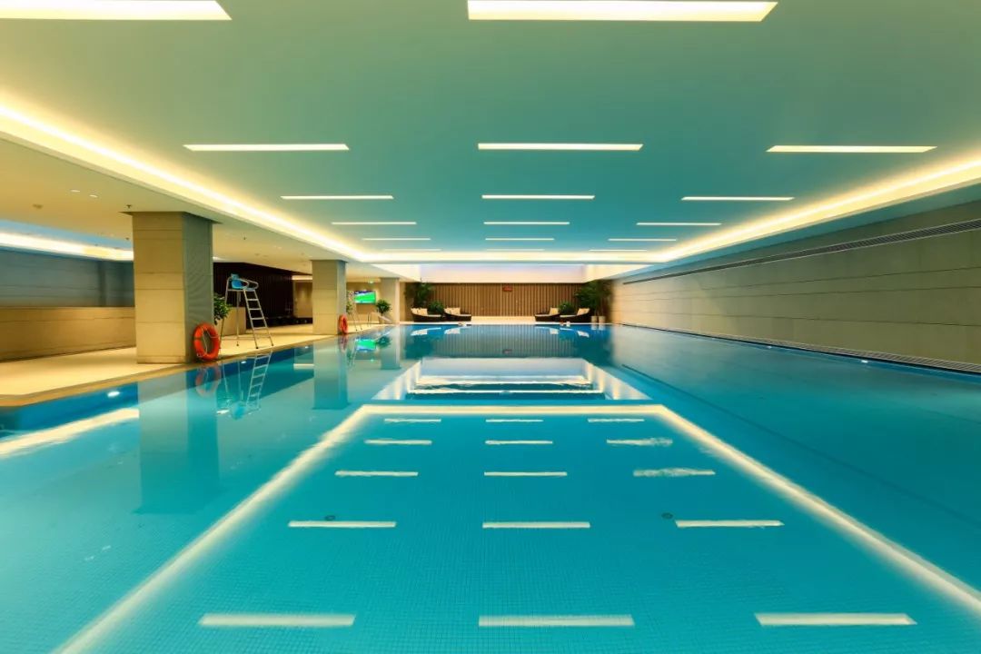 青岛无边泳池温泉度假,一线海景可以泡温泉