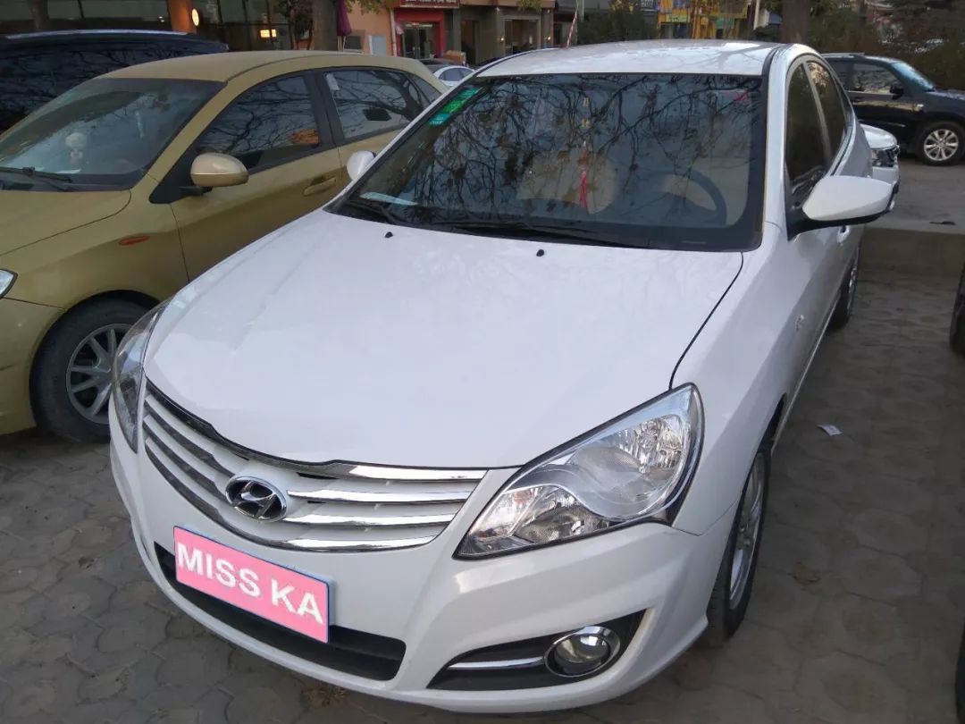 80多万的旅行轿车,80万旅游大巴车