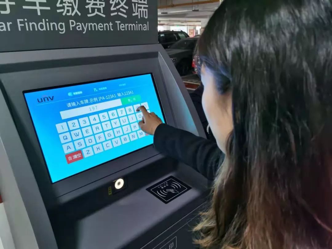 春运温暖回家路感动旅途人,春运路上温暖回家路