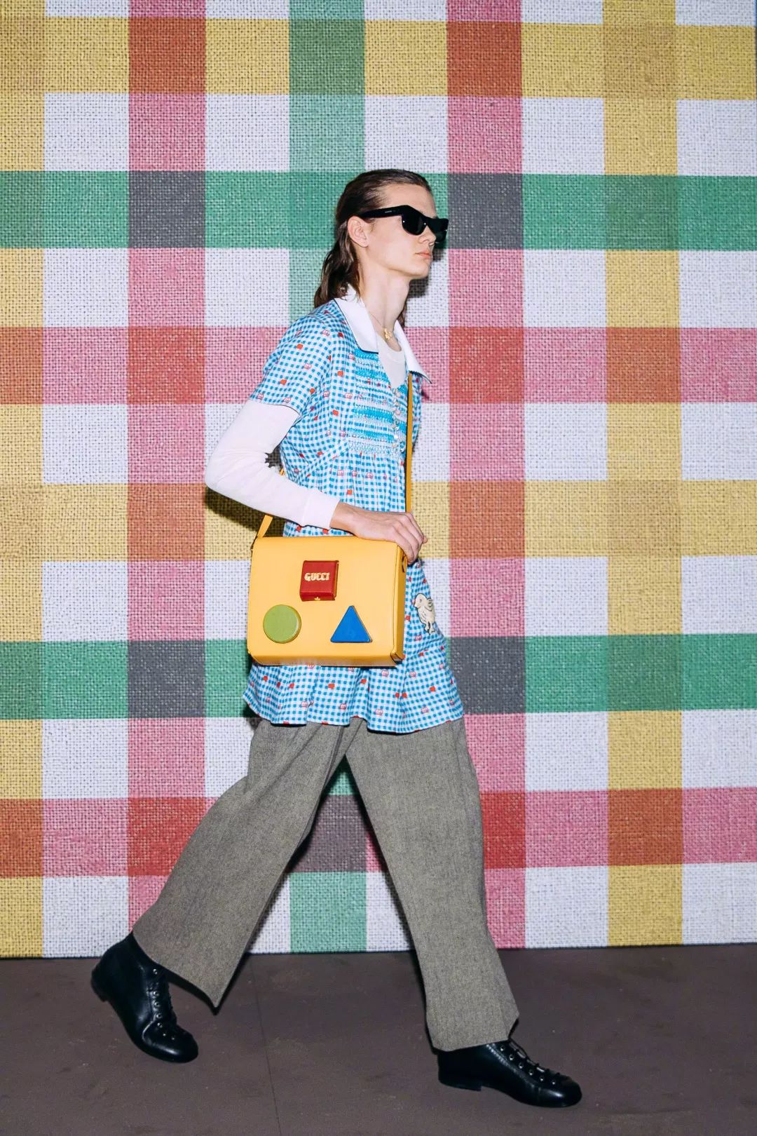 福利来惹！肖战的米老鼠竟没拼过*钟金**仁Gucci大秀浪漫表白？