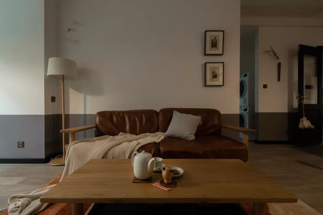 她家院子比房子还大,足足有80m²,在城里也能过得像李子柒