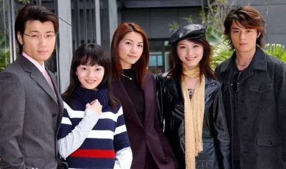 从被质疑没存在感到女团单飞，如今靠最火台剧再次爆红？