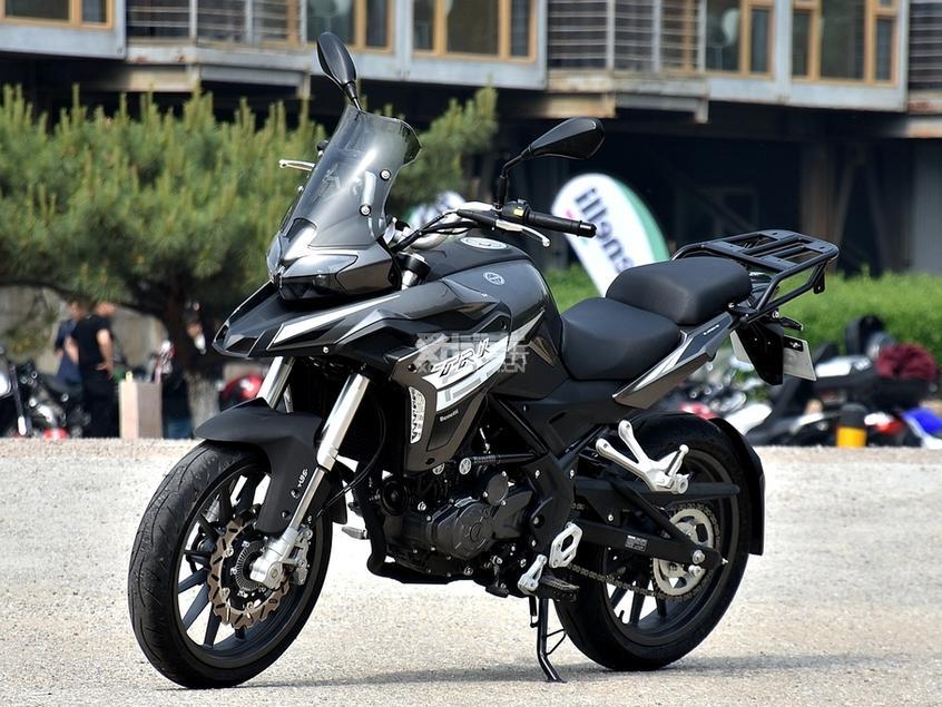 适合新手而且安全性高的摩托车,安全性高的摩托车推荐