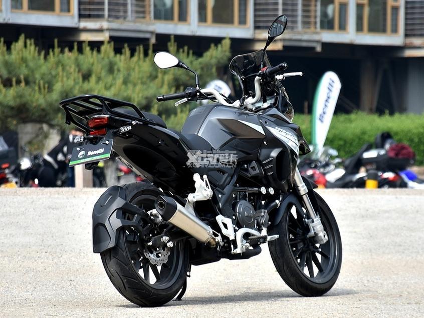 适合新手而且安全性高的摩托车,安全性高的摩托车推荐
