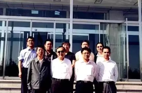 从特斯拉到特斯拉汽车,从宁德时代到宁德新能源