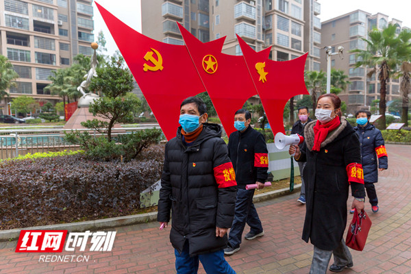 防疫故事｜永州东安：老*党**员成居民“守护神”