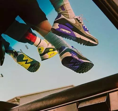 潮流范丨隔空约会时讨论一下你们穿哪双鞋碰面？我是肖战同款