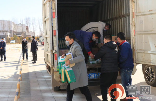 菏泽支援武汉医院人员12名,爱心企业向援鄂医务人员子女捐赠