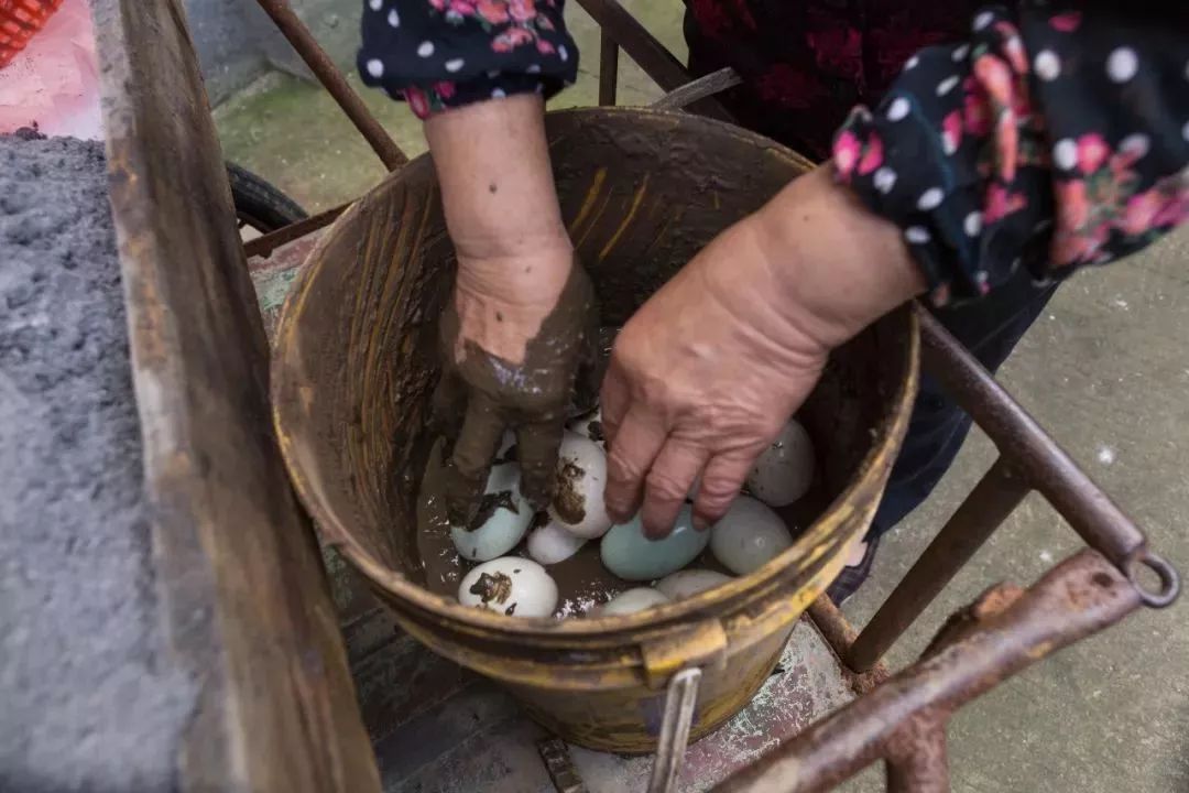 高邮吃咸鸭蛋,咸鸭蛋高邮