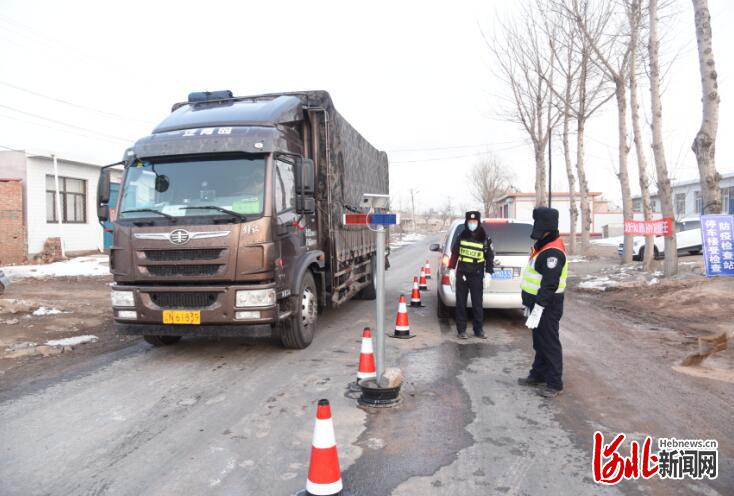 战疫一线风雪中的坚守,战疫风雪无阻