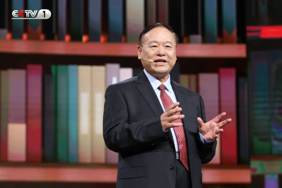 数学轴对称之美,数学很枯燥