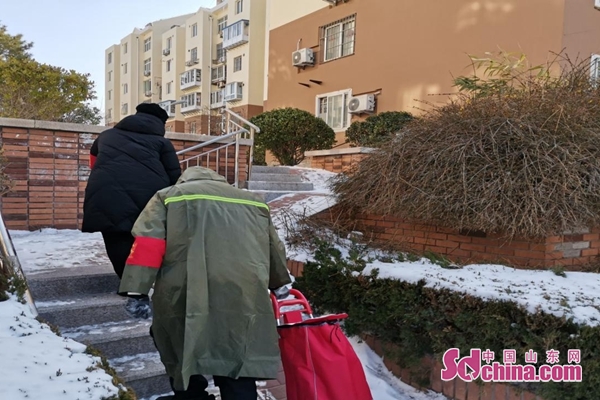 疫情防控社区志愿者党员,防控一线的党员志愿者