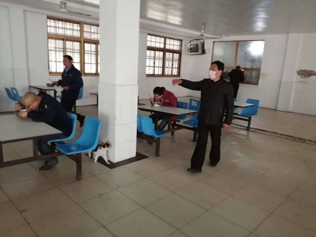 社区协助复工防疫两手抓,抓防疫促生产两手抓两手硬