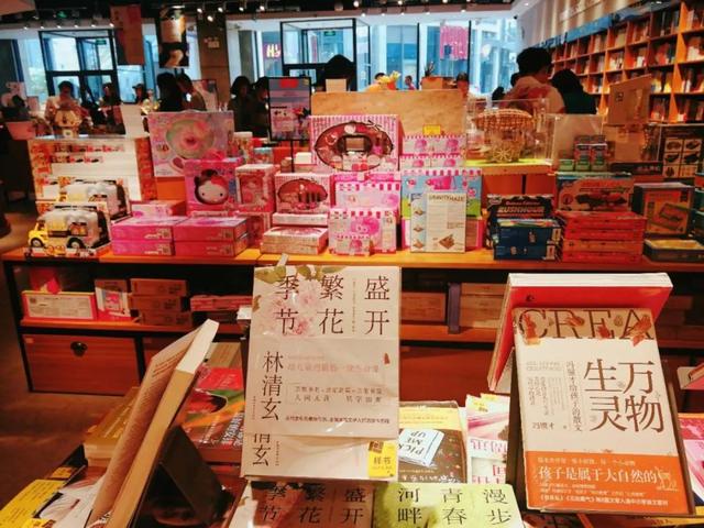 许知远谈开书店,许知远如何突围书店