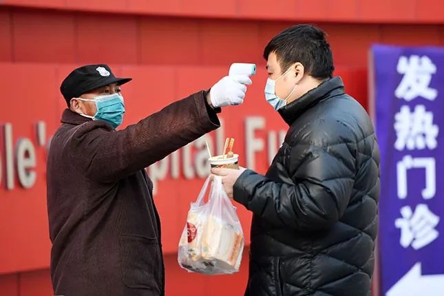 一“枪”难求，买额温枪遭遇连环涨