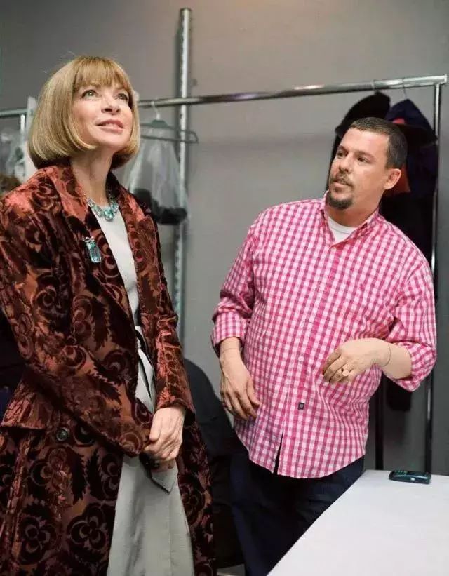 麦昆13年照片,麦昆怎么去世的