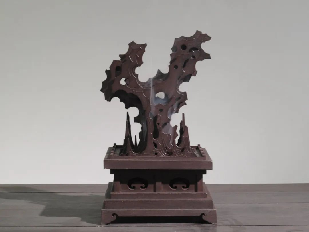 用超级平面的家具“雕塑”空间，这很国潮丨藏拍艺术生活