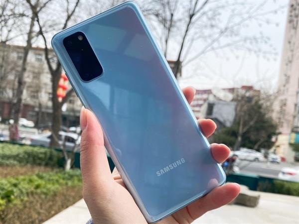 三星s20手机全面测评,三星s20ultra可以单手操作吗