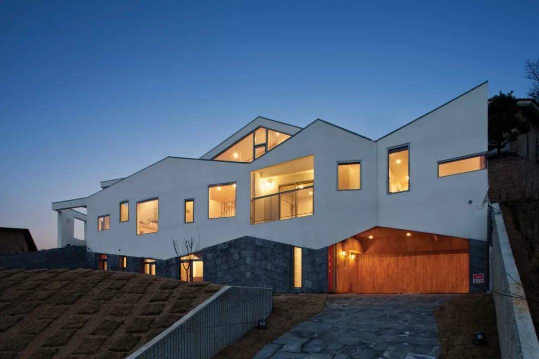 52岁“韩版高晓松”当奇葩建筑师，因为设计辣眼气哭同行：求你回去画画吧