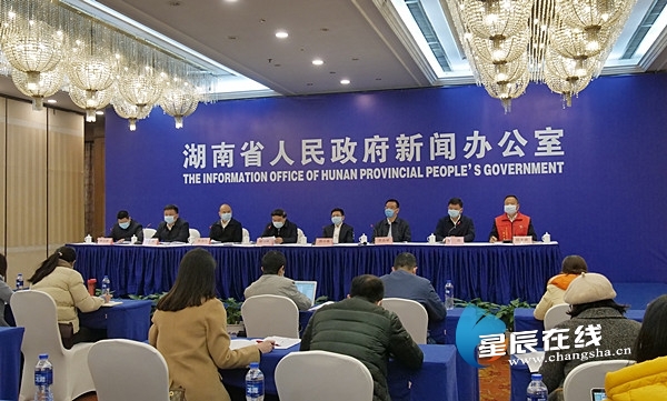 用坚守筑起疫情防控的一道墙,用爱筑起战疫长城