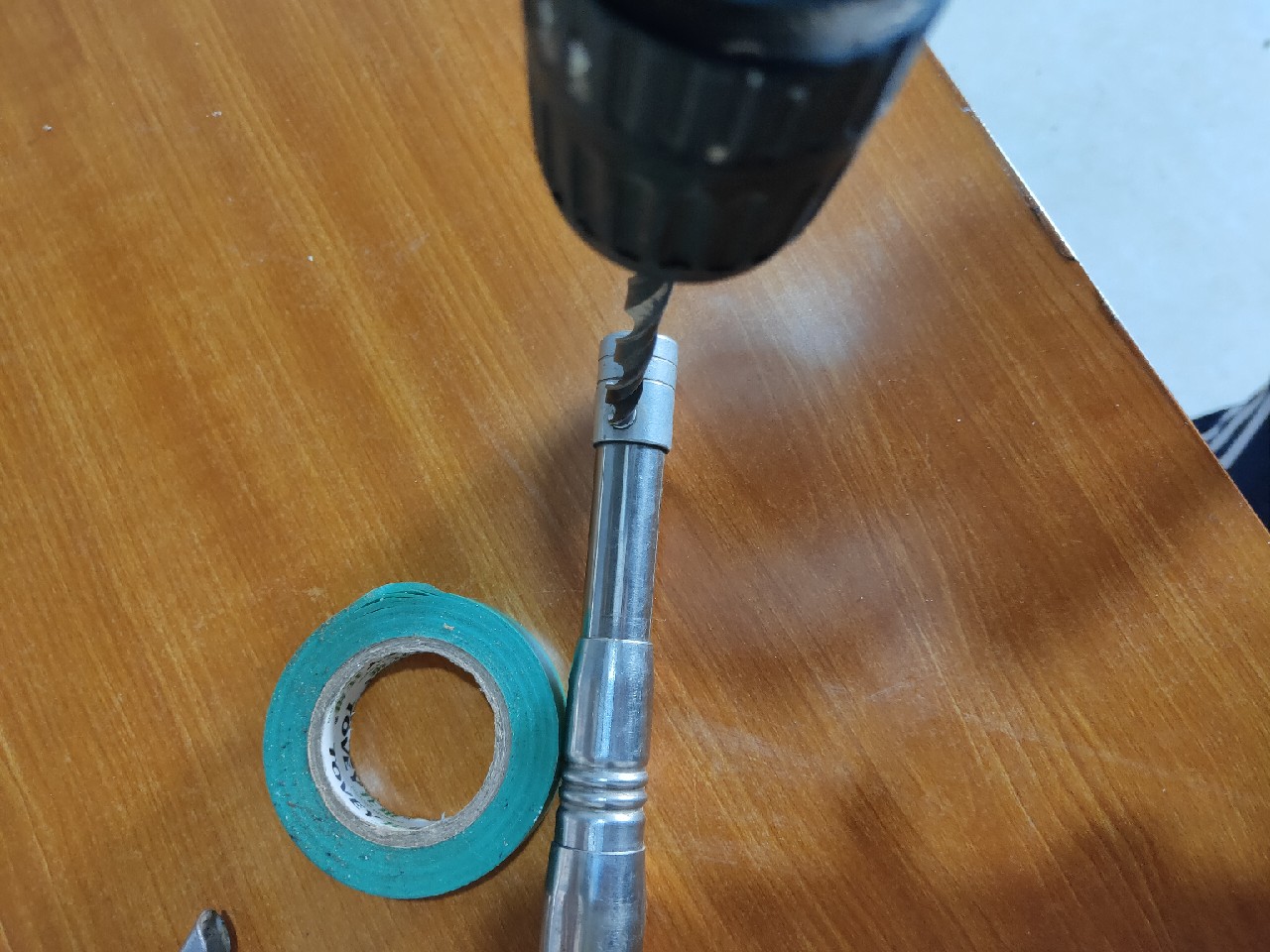 废鱼竿改抄网竿,废旧拖把杆改抄网