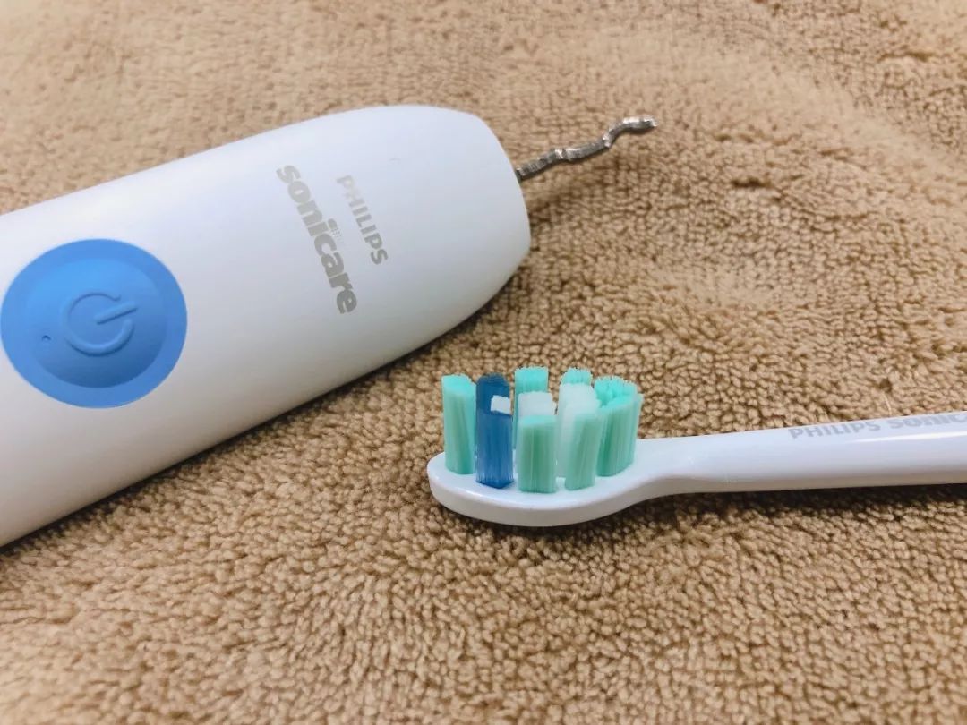 飞利浦和usmile电动牙刷哪个更好,飞利浦电动牙刷性价比高的一款