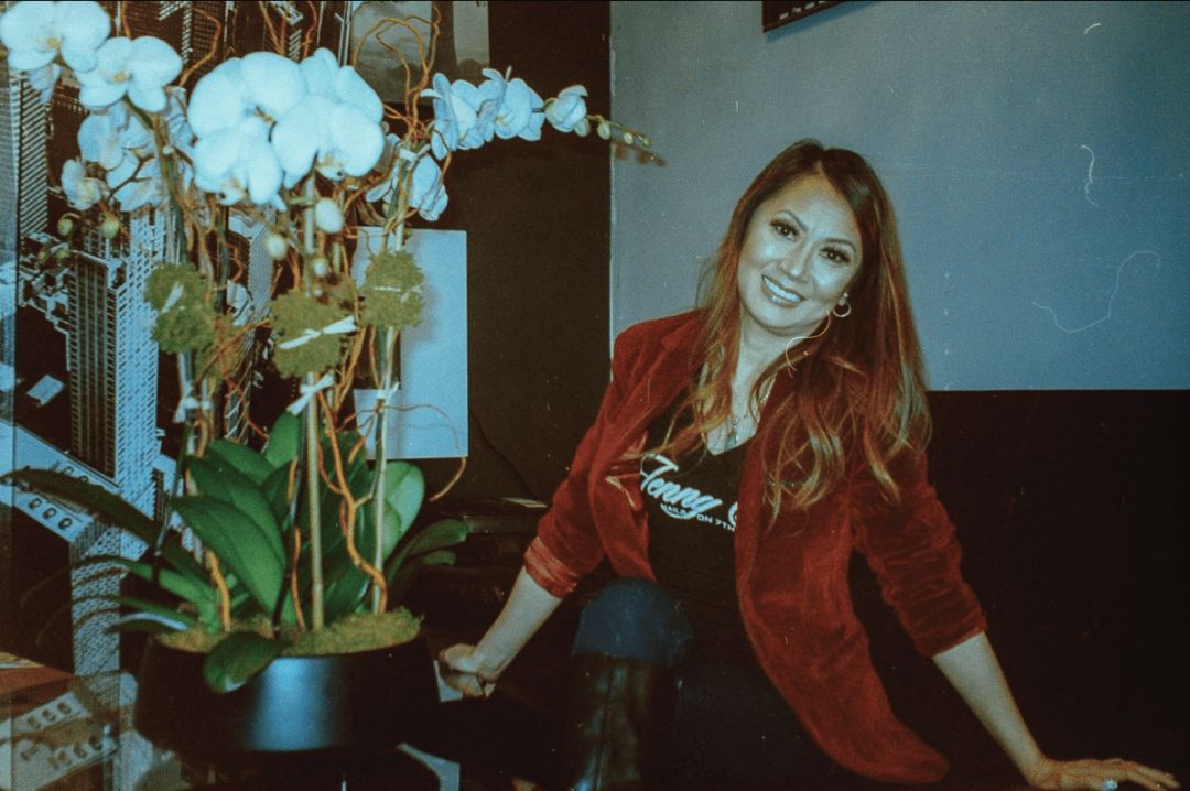 cardib亚裔美甲师,cardib的美甲师