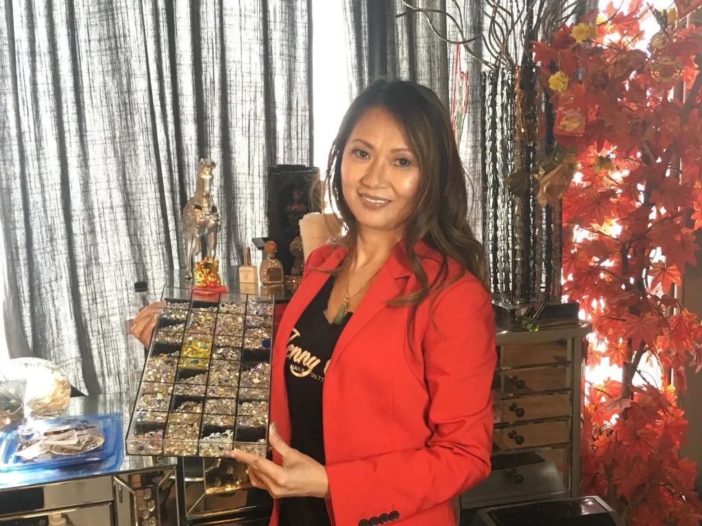 cardib亚裔美甲师,cardib的美甲师