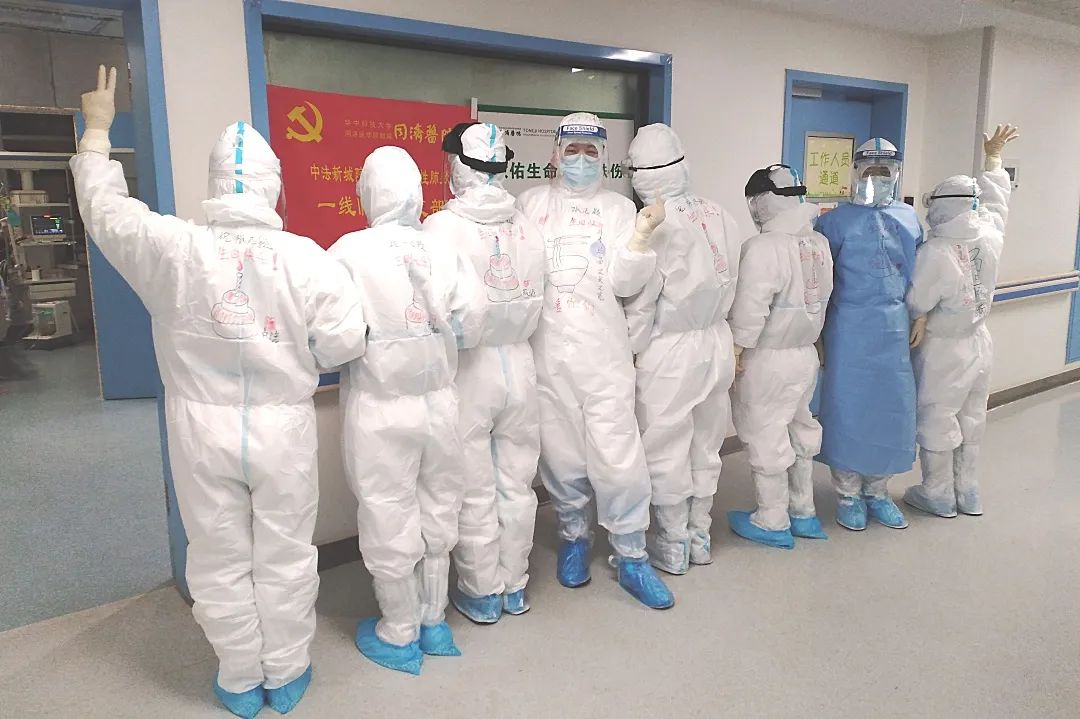 防护服标识粘贴纸,防护服隔离病毒吗