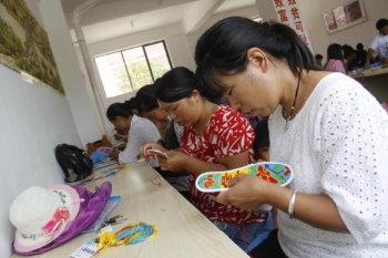 铿锵玫瑰半边天,铿锵玫瑰展风采巾帼撑起半边天