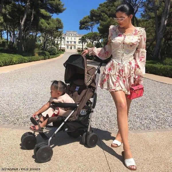 2岁穿高定、LV定制小零食...跟她比李湘王菲的闺女也只是平民…