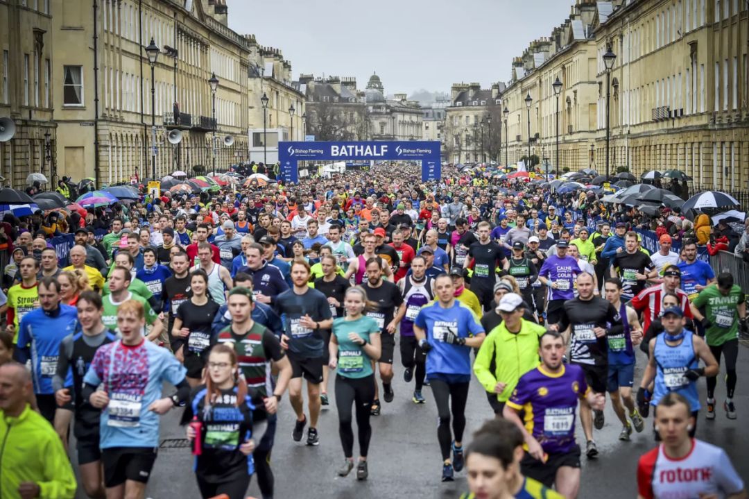 回国留学生坐包机需要自费吗 (留学包机回国需要多少钱)