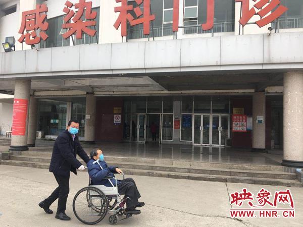 洛阳市天四社区副书记张文伟：硬核战“疫”身影处处在