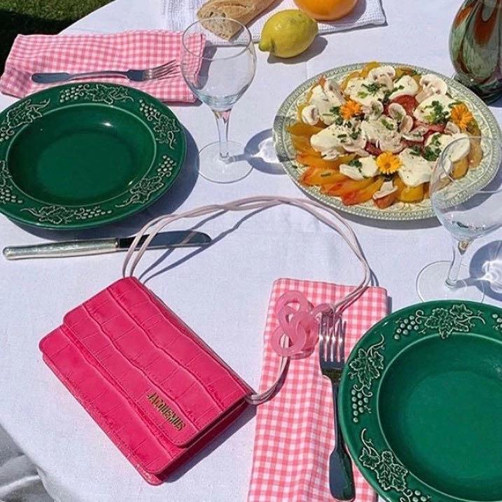 一年四季都可以背的包包性价比高,这9款包包每次背都被人说很好看