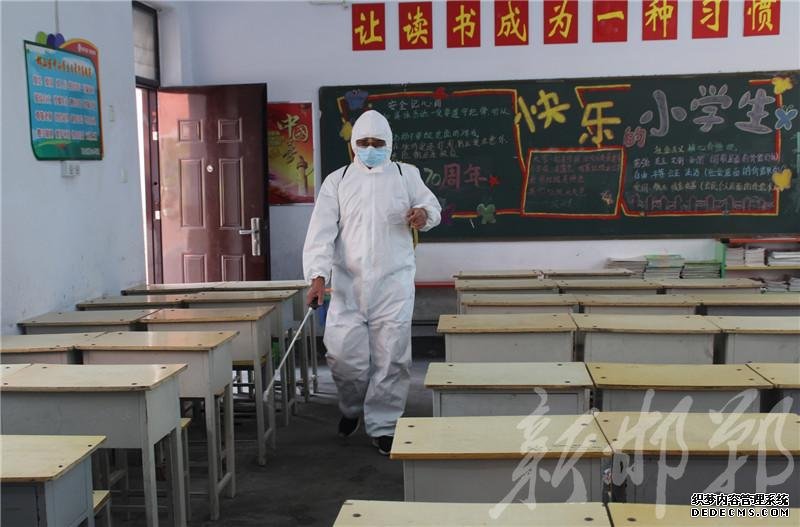 东常赦小学开展复学防控演练活动,干驿小学复学防疫演练