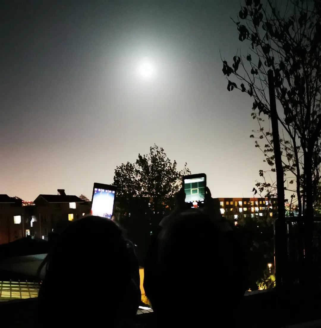 今晚的超级月亮各地都能看到吗,超级月亮今晚还会有吗