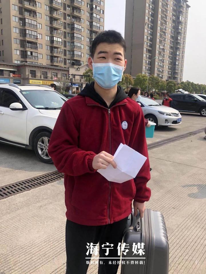 海高开学,海宁宏达高级中学新生开学