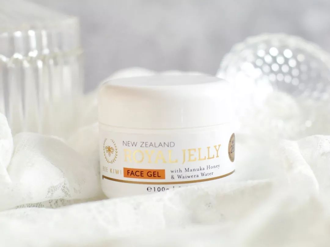 新西兰人气蜂蜜面霜，质地像果冻一样清透，超级补水！还能祛痘、缩毛孔