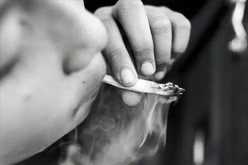 禁毒案例一位吸毒男子的自述,禁毒故事吸毒者自白